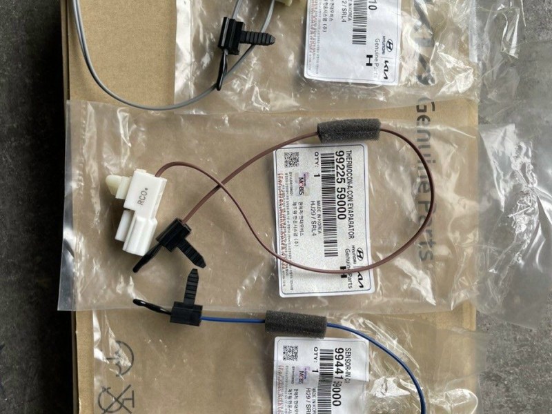 Cảm biến nhiệt độ dàn lạnh Solati trước sau 