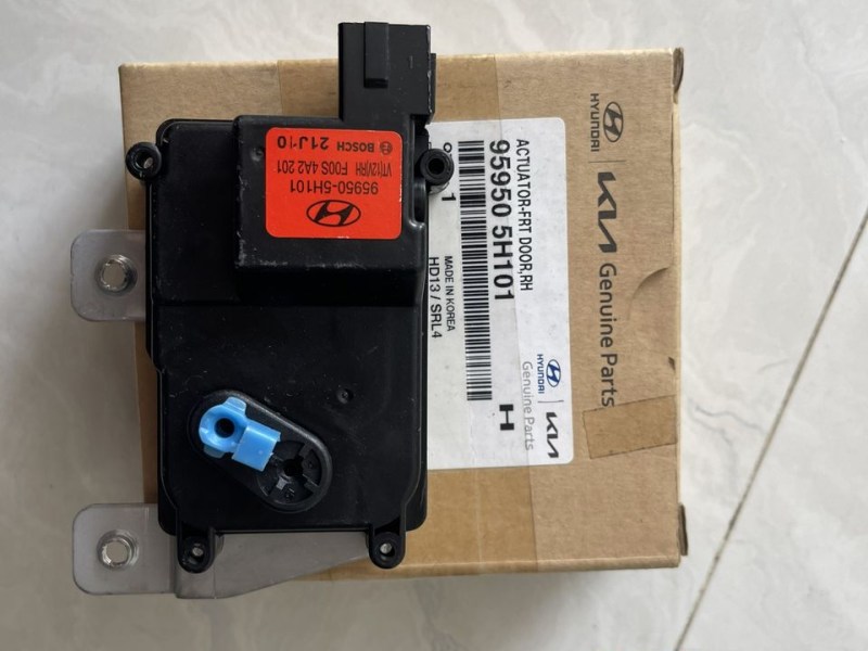 Chuột cửa Hyundai HD72 HD99 110S Role chốt cửa N250 HD700 HD800 chính hãng
