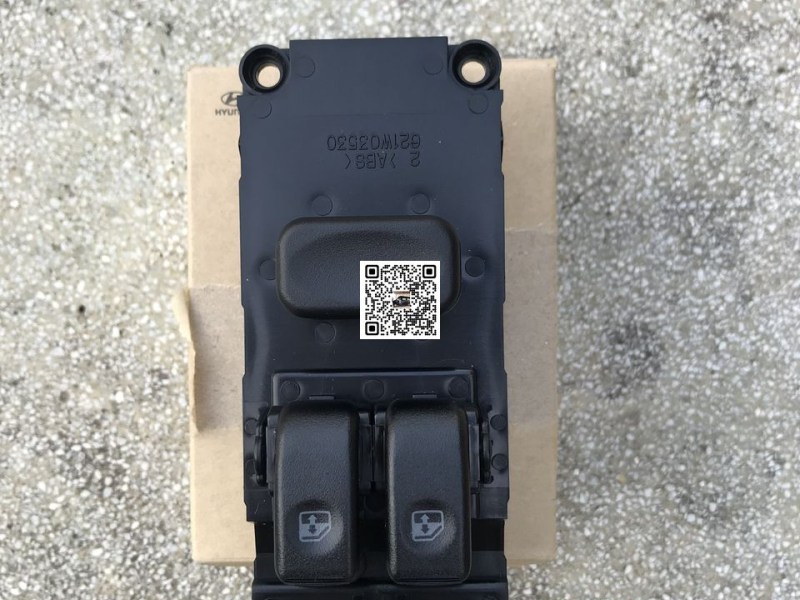 Công tắc bấm kính Hyundai HD72 HD99 110S N250 EX8 chính hãng