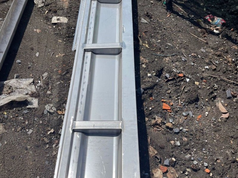 Chấn bửng hông bửng sau Kia K3000 K2700 K200 K250 gia công