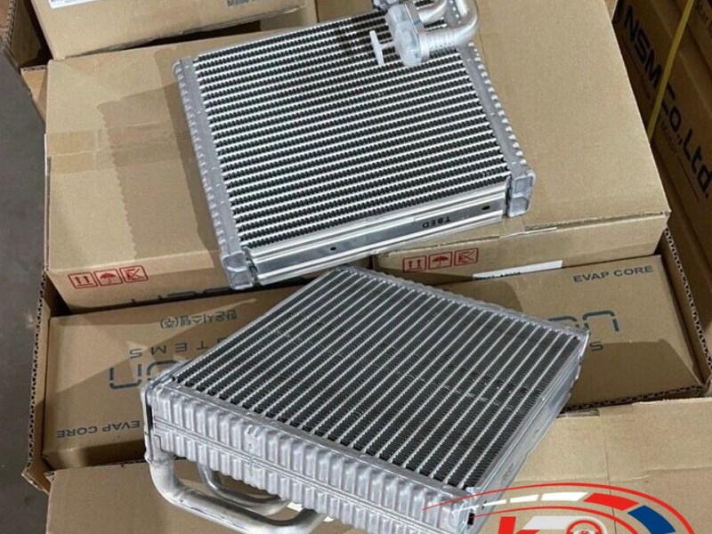 Két dàn lạnh Hyundai Solati