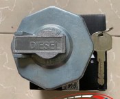 Nắp bình dầu Isuzu QKR 210 230 270 chính hãng 